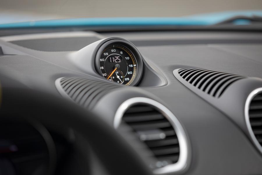 Детали интерьера Porsche 718 Cayman GT4 (982C) 2019 года  (WW) (фото 190 из 190)